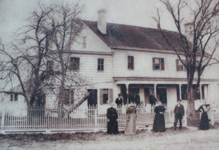 spy-house-ghosts